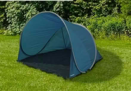 Photo of Pop up shelter/tent (Giffard Park MK14) #1