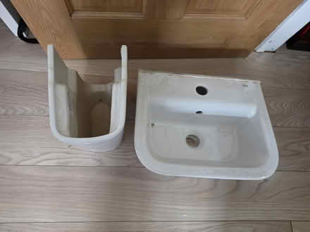 Photo of free Small Ceramic Bathroom Basin & Semi-Pedestal Shroud (Portsmouth PO3) #1