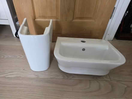 Photo of free Small Ceramic Bathroom Basin & Semi-Pedestal Shroud (Portsmouth PO3) #2