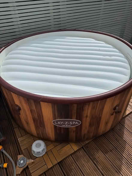Photo of free Inflatable hot tub (Hitchin) #1
