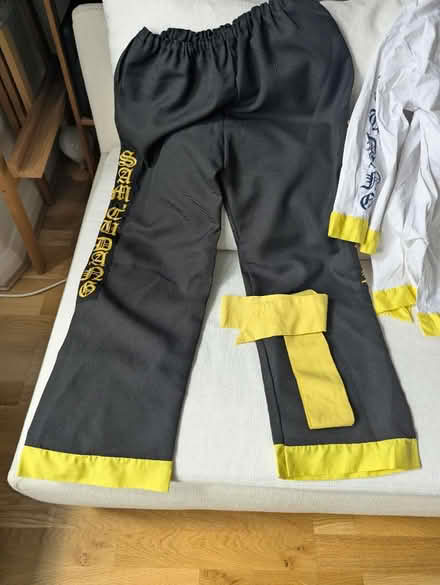Photo of free Sam Tue Dang outfit (West Norwood SE27) #3