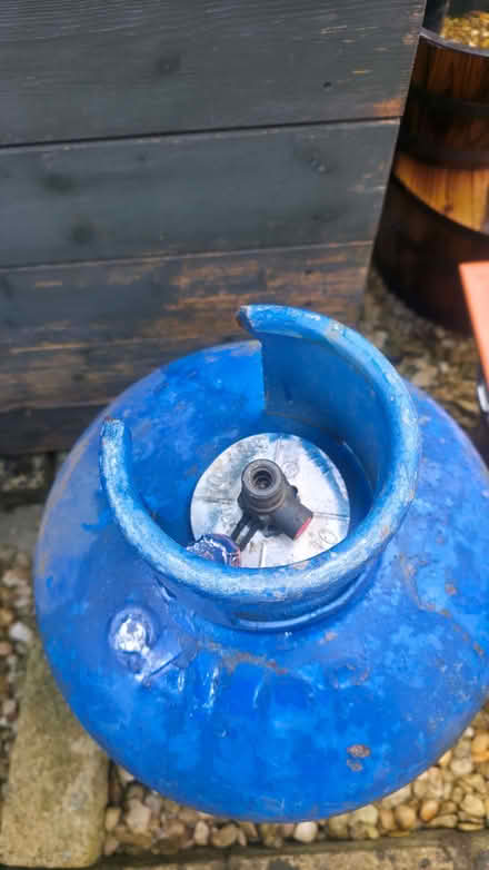 Photo of free 15kg Calor Gas Bottle (Thorney Leys OX28) #1