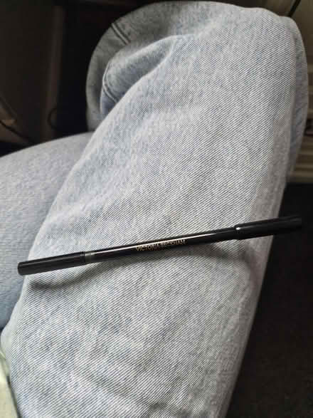 Photo of free Victoria Beckham eye liner (BS9) #1