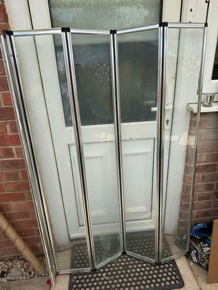 Photo of free Folding Bath/Shower Screen (Innsworth) #1
