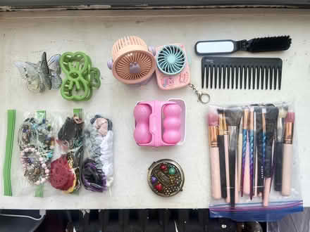 Photo of free Beauty, Stationary, and other misc (East Harlem) #1