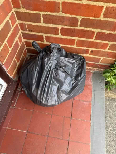 Photo of free bag of women’s clothes (Croydon. CR2 9) #1