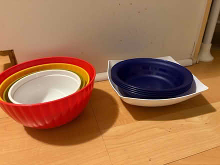 Photo of free Variety of plastic bowls (L5L 5P5) #1