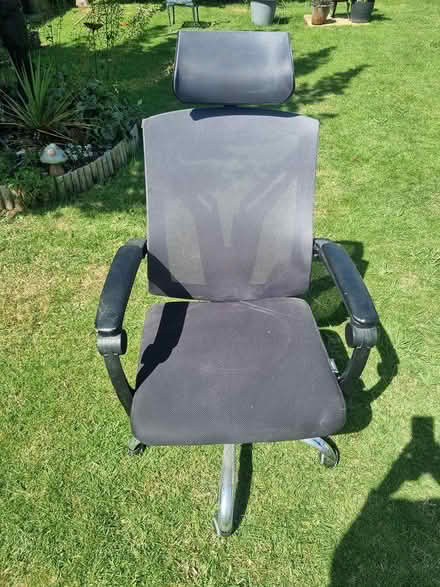 Photo of free Computer chaor (Waterlooville Po88qa) #1