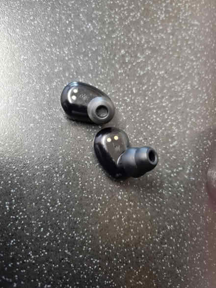 Photo of free Bluetooth wireless headphones (SE20) #3