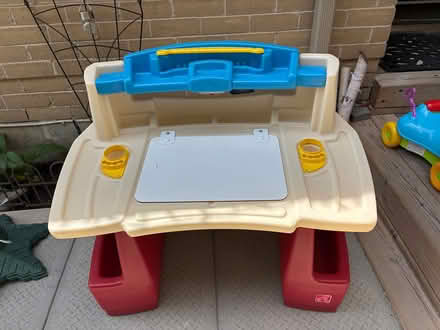 Photo of free Kids desk, arts and crafts desk (L5L 5P5) #1