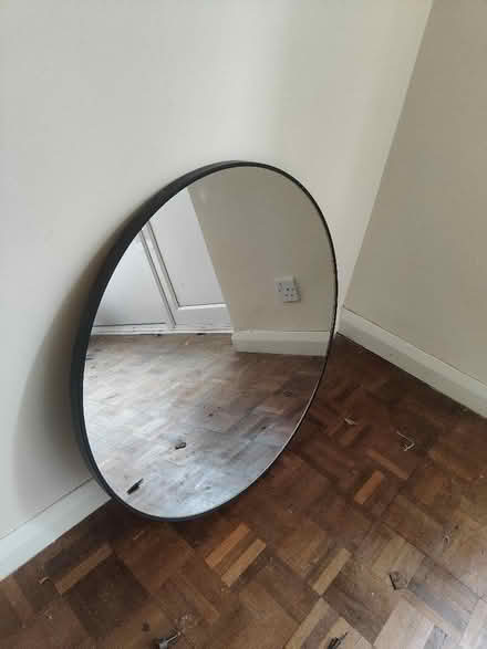 Photo of free Round mirror (West Dulwich SE21) #1