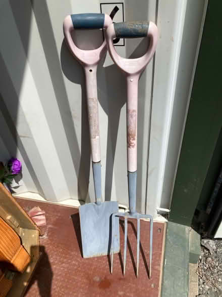 Photo of free Spade & Fork (Swindon SN2 barnfield road) #2