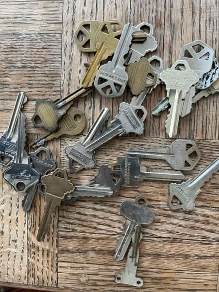 Photo of free Keys (Winter Hill) #1