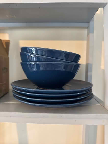Photo of free IKEA plates/bowls (Hipperholme HX3) #1