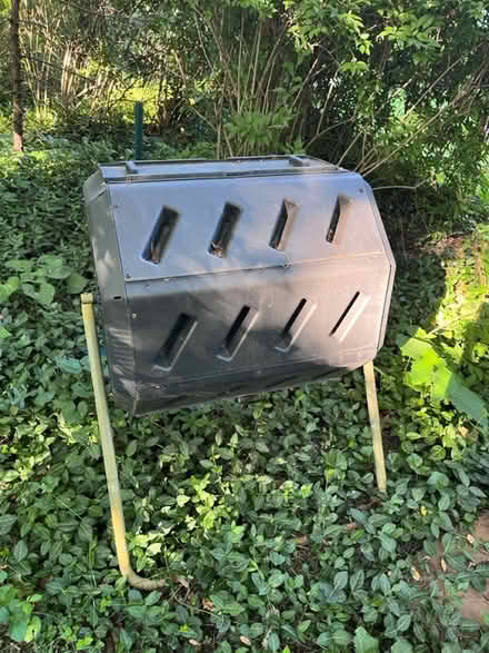 Photo of free composter thingy (Powells tavern place) #1