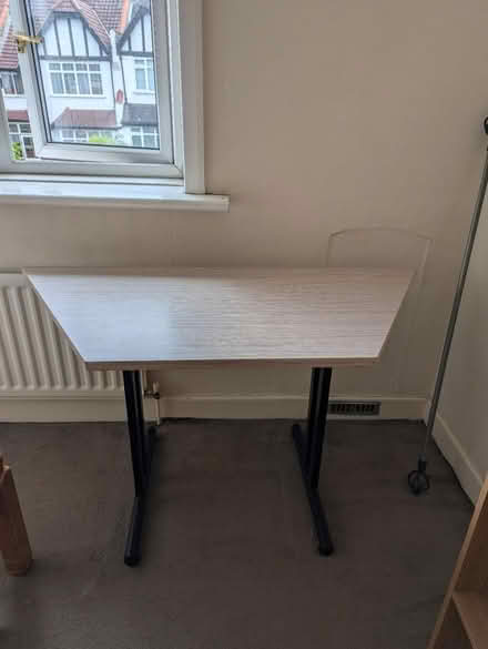 Photo of free Desk (Norbury sw16) #1