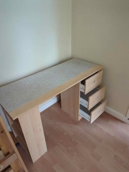 Photo of free Writing table (Norbury sw16) #2