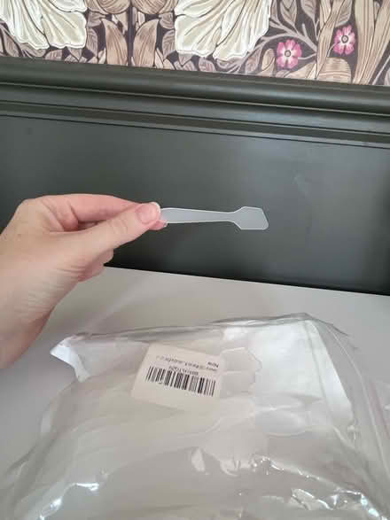 Photo of free Small plastic spatulas for makeup/creams (Stoneleigh KT17) #1