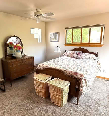 Photo of free Desk & Double bed/dresser (Pleasant View) #2