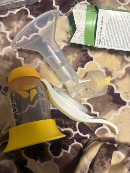 Photo of free Manual breast pump (BR5 4PU) #1