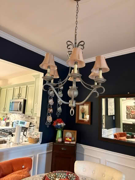 Photo of free Chandelier (Suwanee TownCenter) #1
