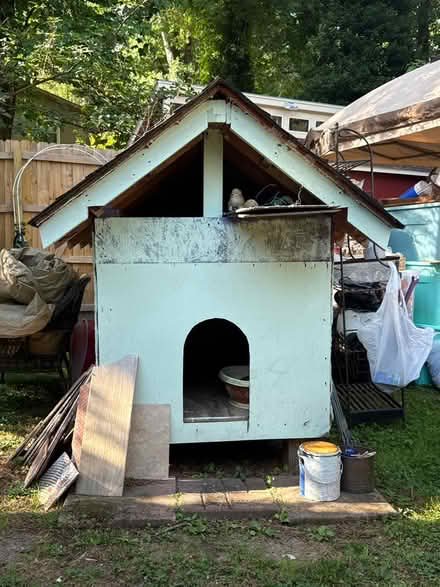 Photo of free Dog house (Tucker) #1