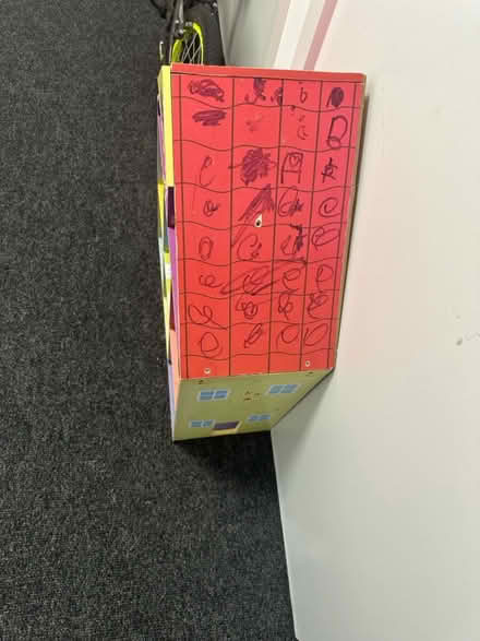 Photo of free papa pigs house (Woodgreen N22) #2