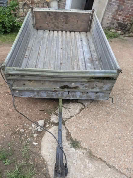 Photo of free trailer (Windmill Hill BN27) #2
