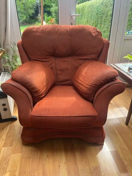 Photo of free 1 seater chair (Rockville road) #1