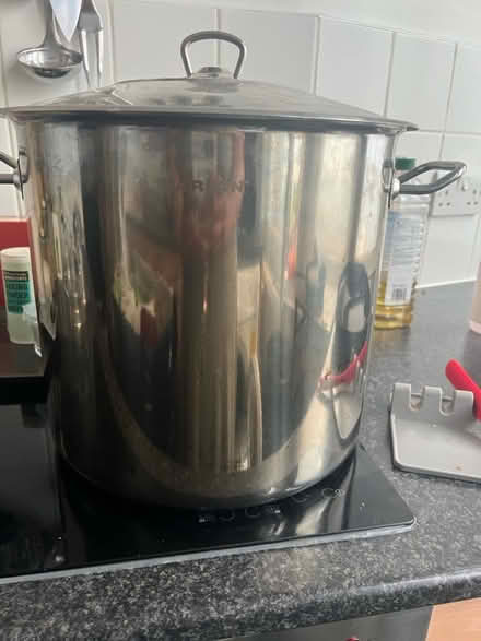 Photo of free Kitchen Deep Stock Pot (WC1X) #1