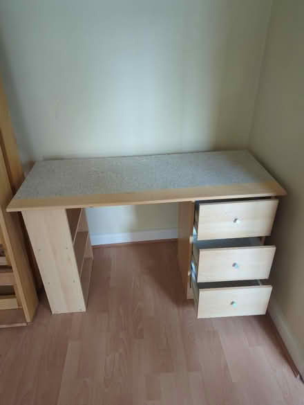 Photo of free Writing table (Norbury sw16) #1