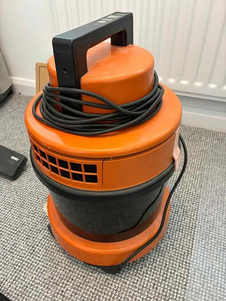 Photo of free Vax 2000 vacuum cleaner (Hartford CW8) #2