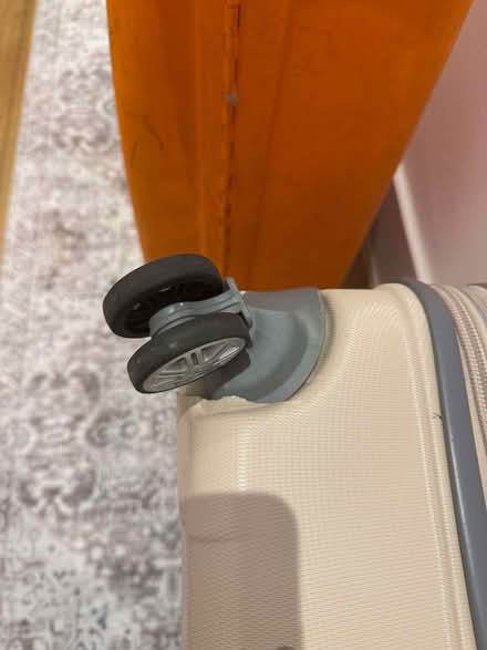 Photo of free 2 Suitcases / luggage with flaws (Knightsbridge SW7) #4