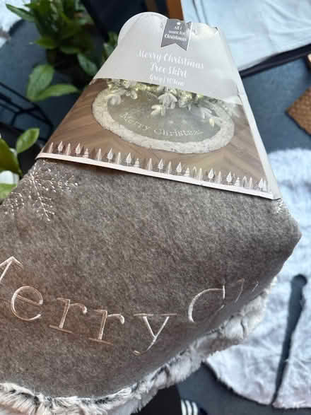 Photo of free Christmas Tree Skirt (Erith Bexley DA8) #1