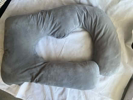 Photo of free Pregnancy pillow full body (Muirkirk) #1