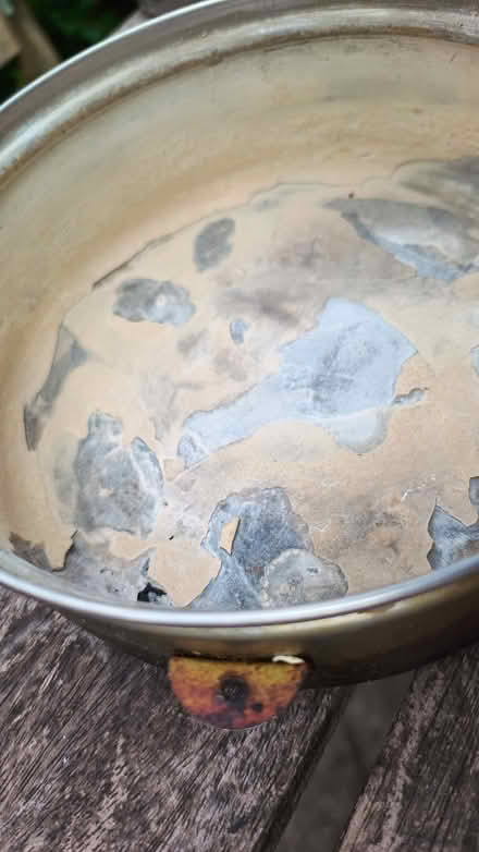 Photo of free Pans but need descaling (The Nurserylands TW12) #4