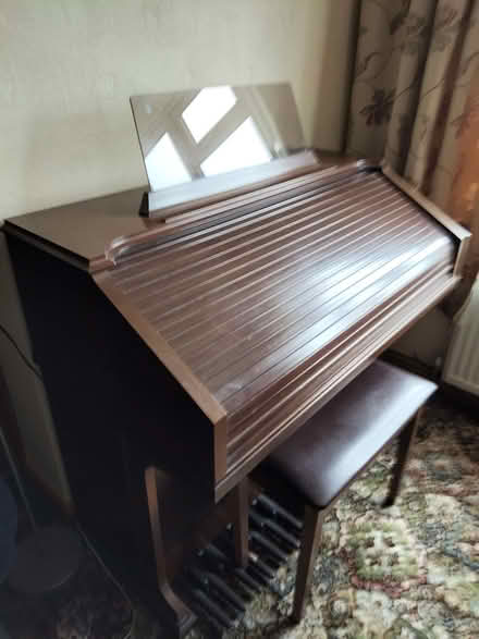Photo of free full size electronic organ (Beckbury TF11) #2
