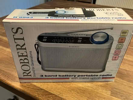 Photo of free ROBERTS FM/AM portable radio (Weston Park BA1) #1
