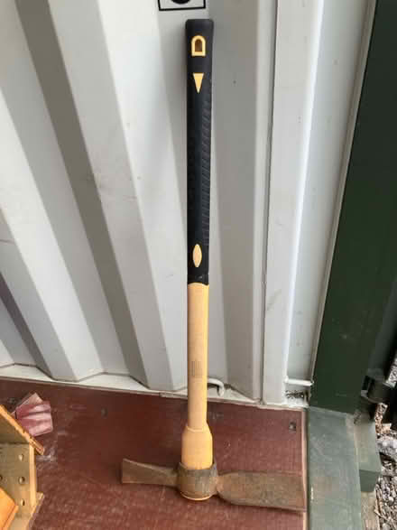 Photo of free Mattock (Swindon SN2 barnfield road) #2