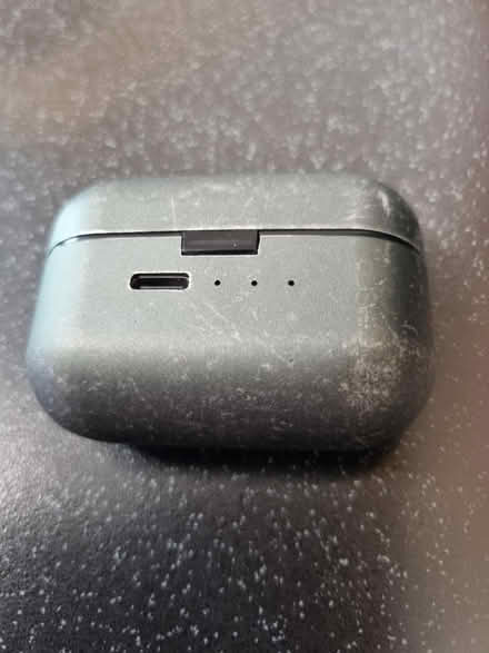 Photo of free Bluetooth wireless headphones (SE20) #4