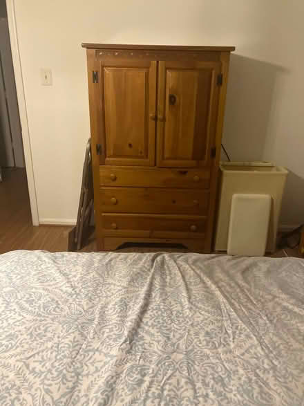 Photo of free 5 piece bedroom set (Hallowell off Prince Phillip) #2