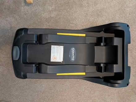 Photo of free Cosatto infant car seat with 2 isofix bases (Caversham RG4) #1