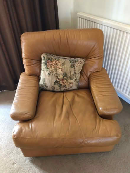Photo of free Sofa and two armchairs (Thetford IP24) #1