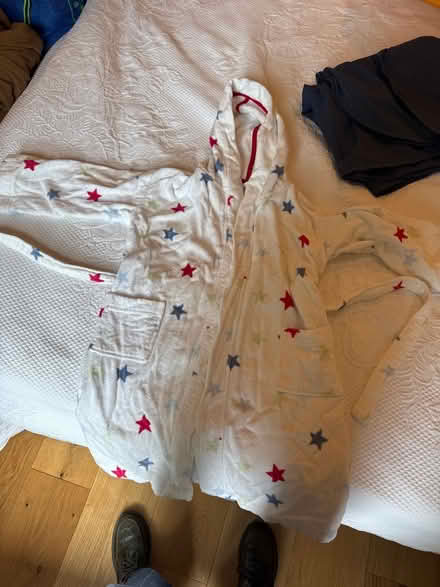 Photo of free White company cotton Robe 5-6y (Hampstead, mw3) #2