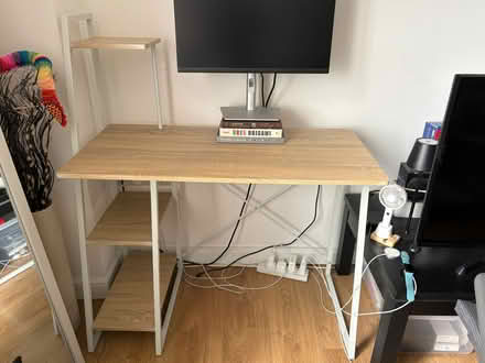 Photo of free desk available for pickup (E3 3gw) #1