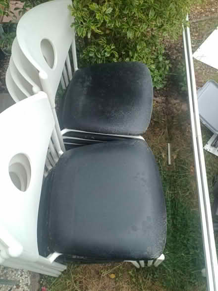 Photo of free A set of 8 chairs (MK41) #1