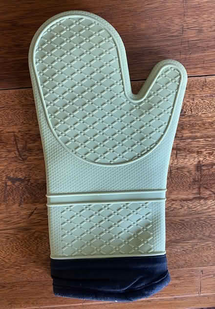 Photo of free Silicone oven mitt (California High San Ramon) #1