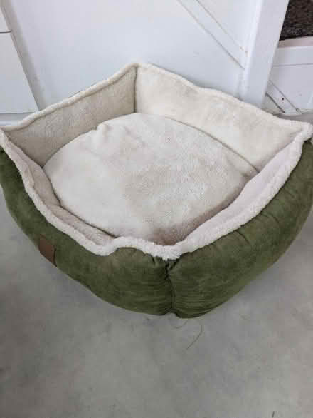 Photo of free Pet bed Medium sz (cat/ small dog) (Ebbw Vale, NP23) #2