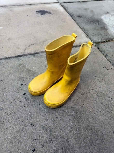 Photo of free John Lewis Children’s wellies (Sale M33) #1