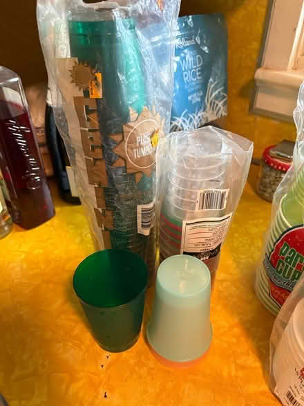 Photo of free Paper/plastic tableware (Croton-on-Hudson) #3